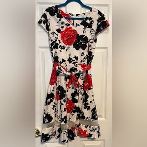 Cute cocktail dress w mesh cutout